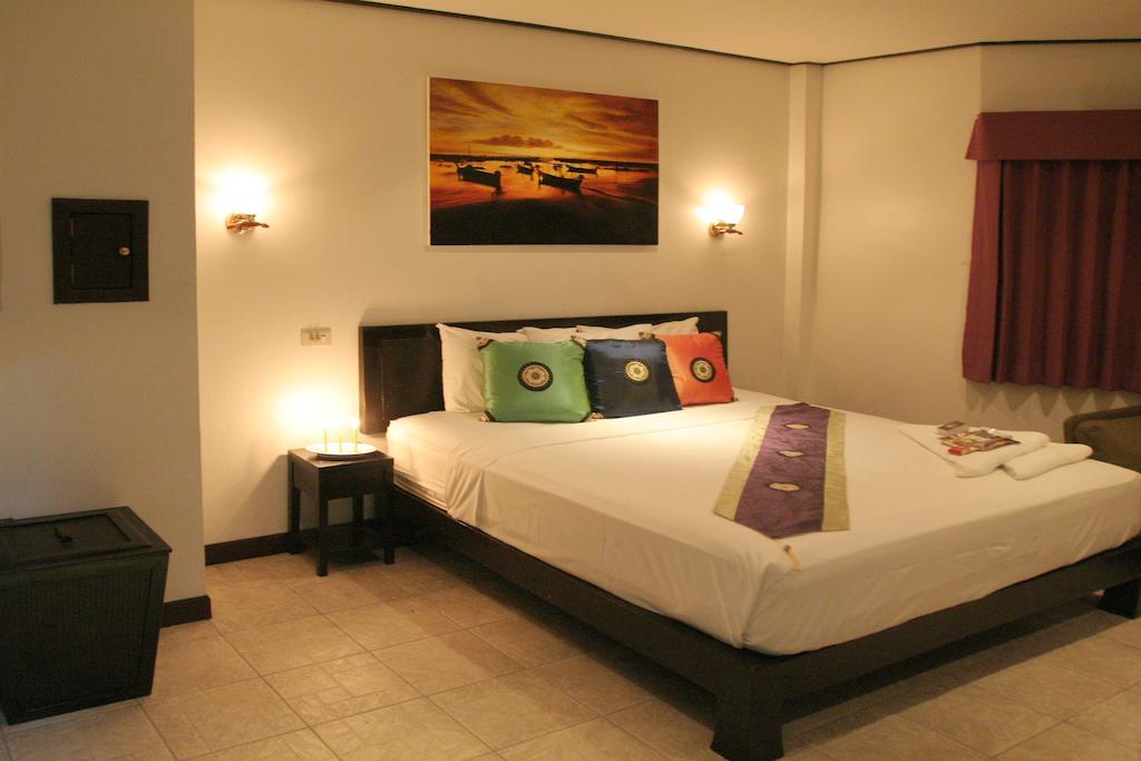 Angus O'Tool'S Guesthouse Karon Exterior photo