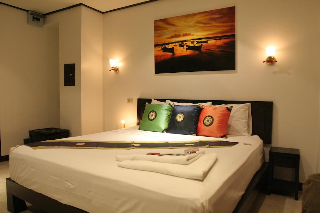 Angus O'Tool'S Guesthouse Karon Exterior photo