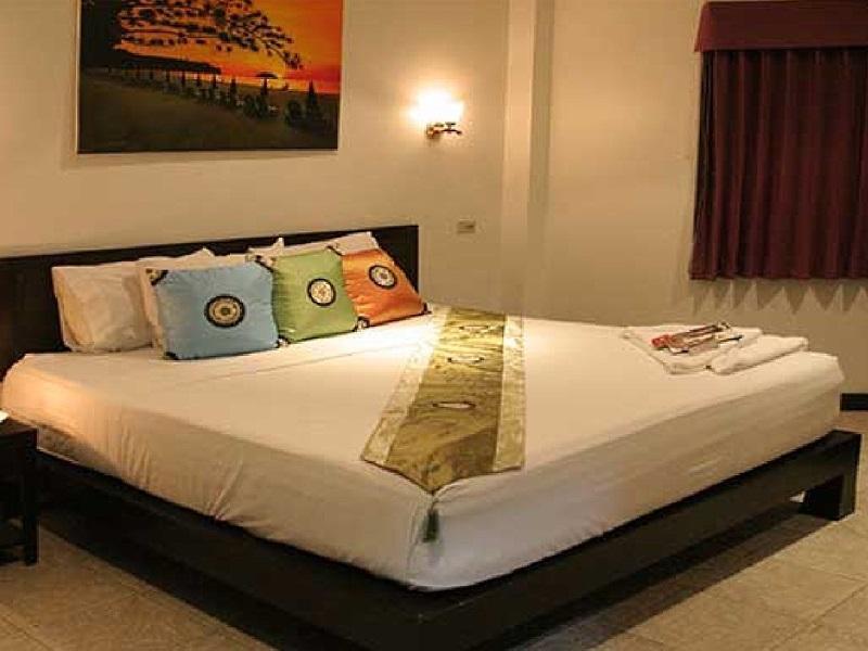 Angus O'Tool'S Guesthouse Karon Exterior photo